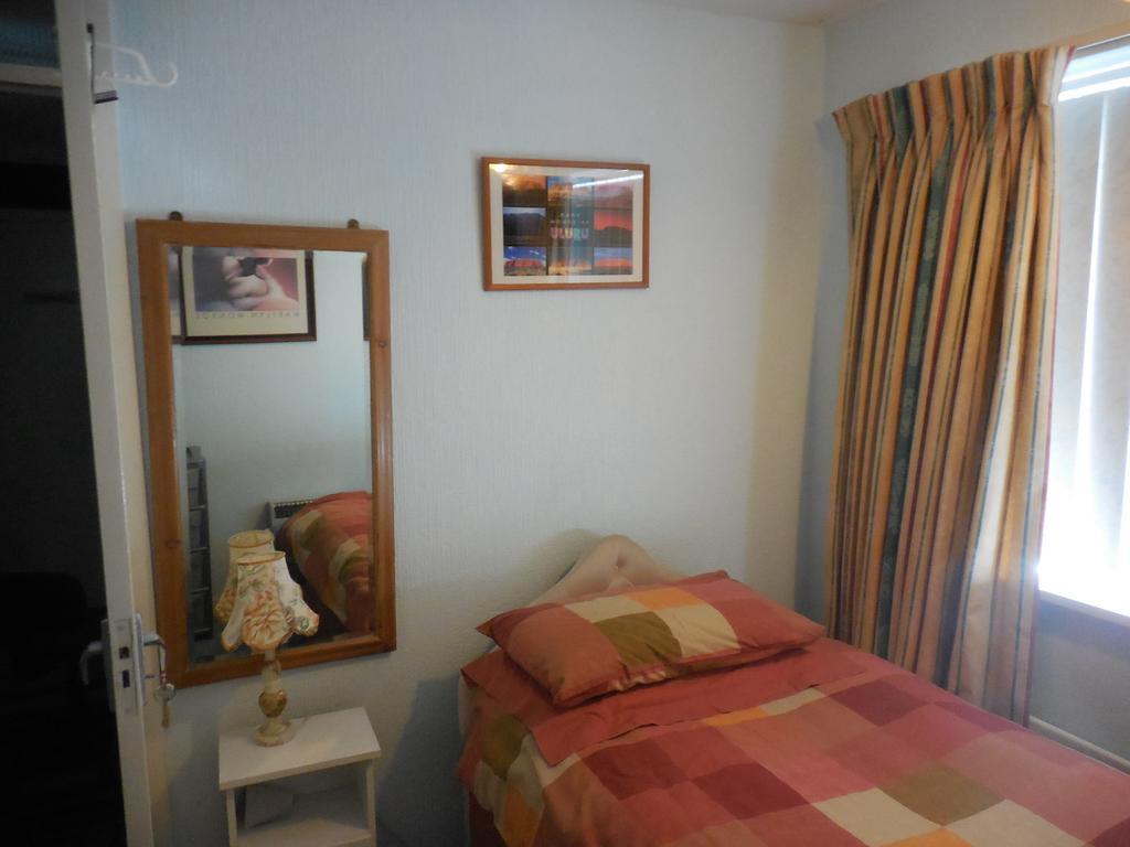 The Tulip Tree Hotel Wilmslow Room photo
