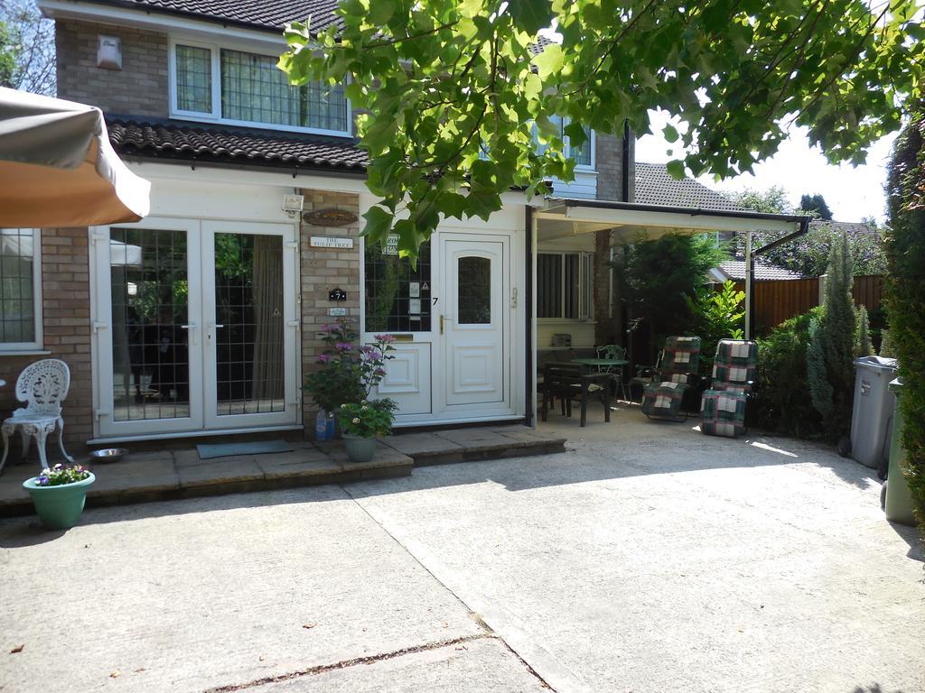 The Tulip Tree Hotel Wilmslow Exterior photo