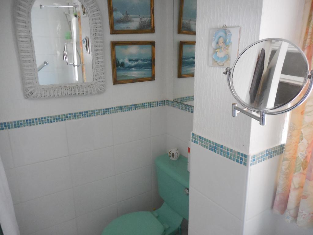 The Tulip Tree Hotel Wilmslow Room photo